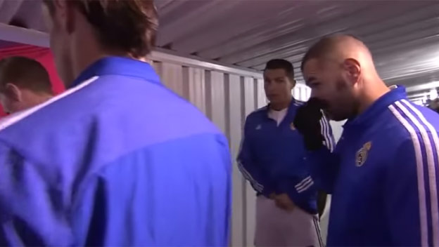 Ronaldo sa pred zápasom zahral na skrývačku s kameramanom