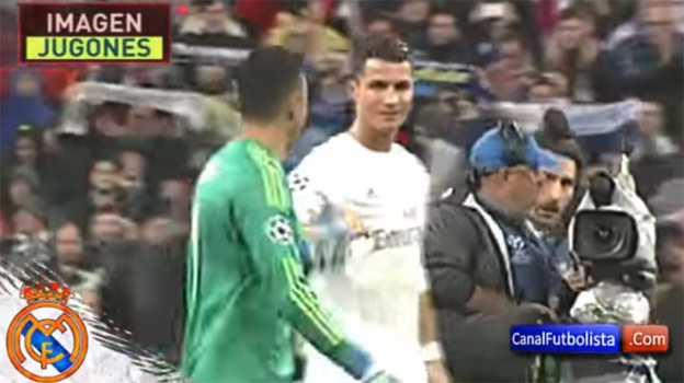 Keylor Navas poradil Ronaldovi ako zahrať priamy kop proti Wolfsburgu! (VIDEO)