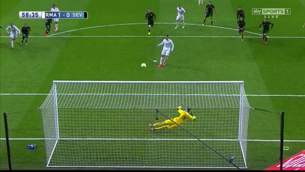Ronaldo trestuhodne zahodil penaltu proti Seville! (VIDEO)