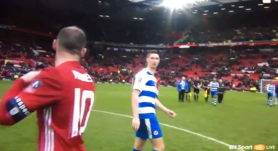 Rooney si chcel vymeniť dres s futbalistom Readingu. Ten mu odpovedal, že nemá záujem! (VIDEO)