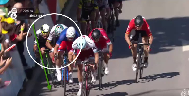 Peter Sagan nenesie až takú veľkú vinu na páde Cavendisha, po ktorom ho vylúčili z Tour de France! (VIDEO)