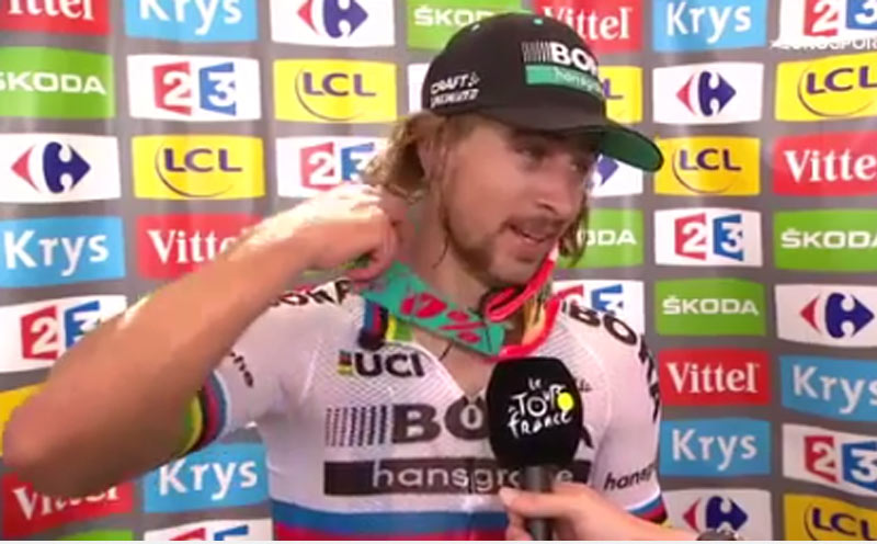 Peter Sagan nadával v priamom prenose Eurosportu: Hovoril som si, ku*va, opäť som šiel príliš skoro! (VIDEO)