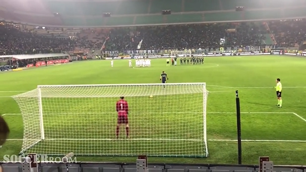 Milan Škriniar zlyhal na penalte v zápase talianskeho pohára Interu s tímom z tretej ligy! (VIDEO)