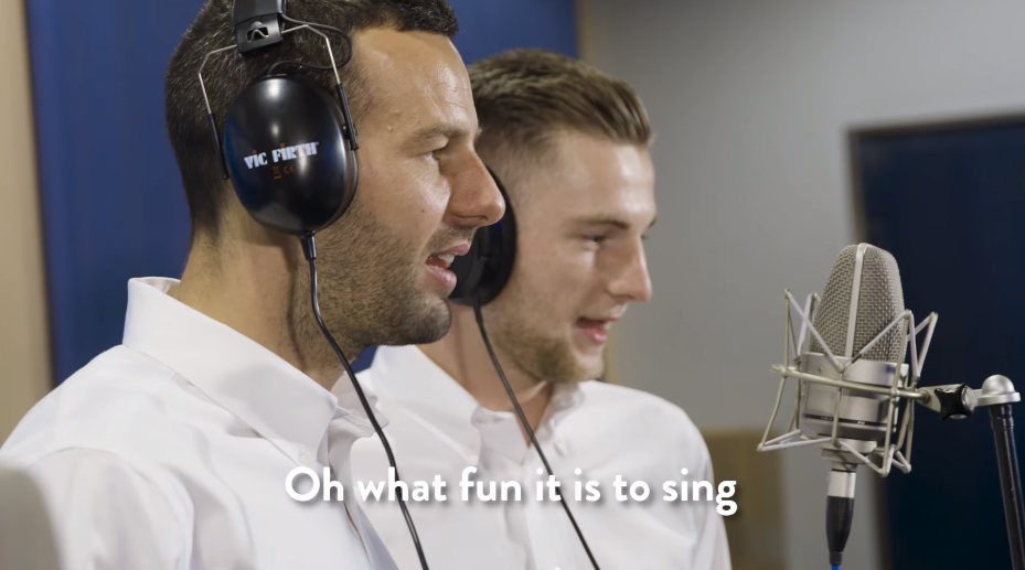 Milan Škriniar s Interom Miláno nahral vianočnú pesničku. Pozrite si, ako to išlo nášmu obrancovi s mikrofónom! (VIDEO)