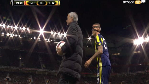 Jose Mourinho nechcel dať Škrtelovi loptu, náš kapitán sa iba pousmial! (VIDEO)