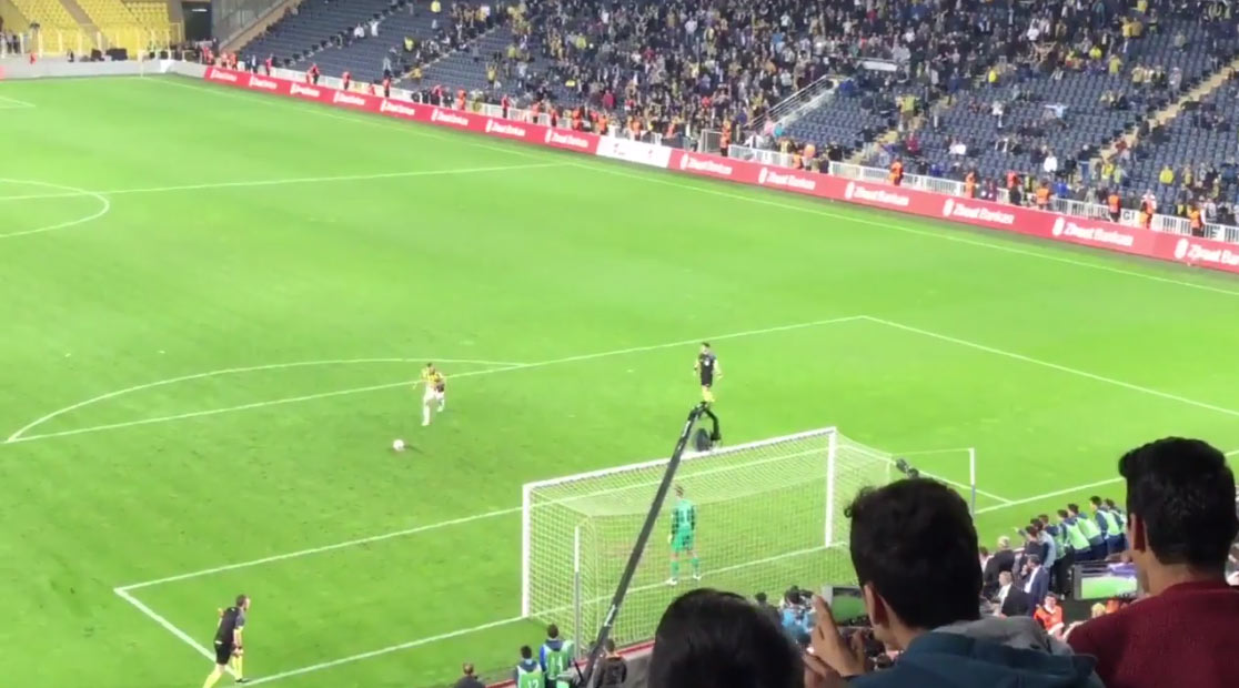 Martin Škrtel zahodil penaltu v semifinále tureckého pohára! (VIDEO)
