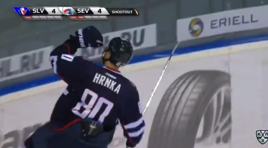 Slovan po dramatickej prestrelke porazil Hudáčkov Čerepovec po nájazdoch! (VIDEO)