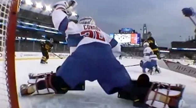 Senzačný zákrok v podaní brankára Montrealu vo Winter Classic (VIDEO)