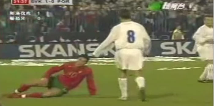 Legendárny slovenský útočník Szilárd Németh oslavuje 40. narodeniny. Pripomeňme si moment, keď na neho skúšal povestnú kľučku Cristiano Ronaldo! (VIDEO)