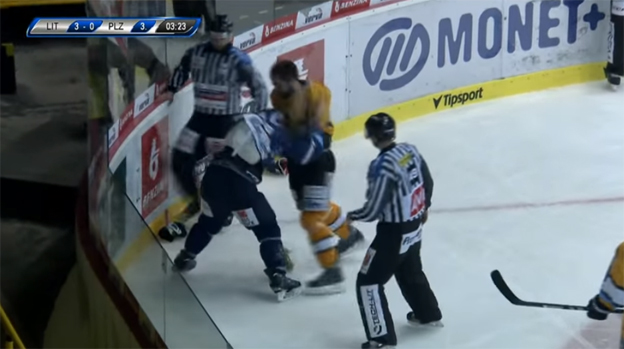 Kapitán Litvínova takto zbil dvoch Američanov počas jedného zápasu! (VIDEO)