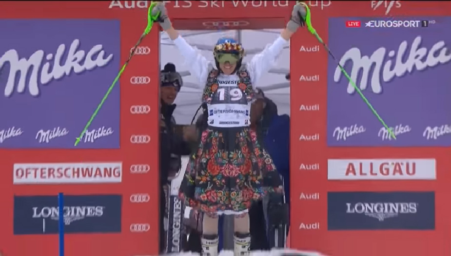Veronika Velez-Zuzulová sa s kariérou rozlúčila naozaj štýlovo. Na posledných pretekoch nastúpila v slovenskom kroji! (VIDEO)