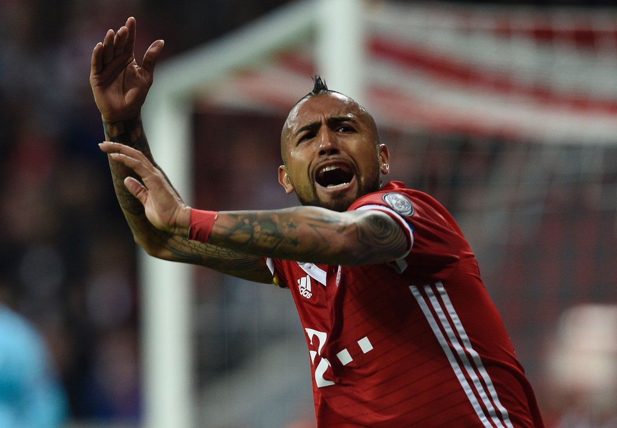 Bayern vyhráva po polčase nad Realom 1:0. Nechytateľnou hlavičkou otváral skóre Vidal! (VIDEO)