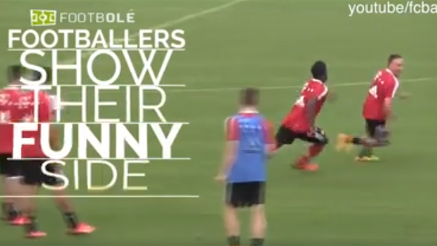 Keď sa futbalisti nudia! Pozrite si zostrih najvtipnejších momentov (VIDEO)