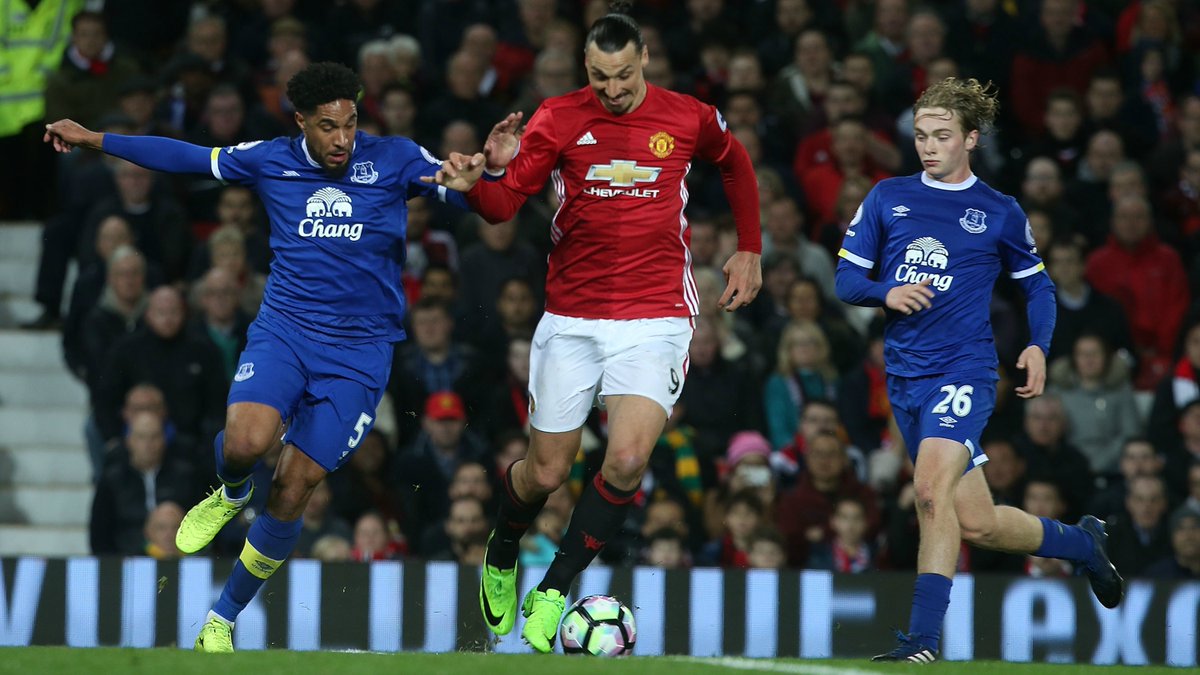 Manchester United znovu zaváhal: Remízu s Evertonom zachraňoval v 94. minúte z penalty Ibrahimovič! (VIDEO)