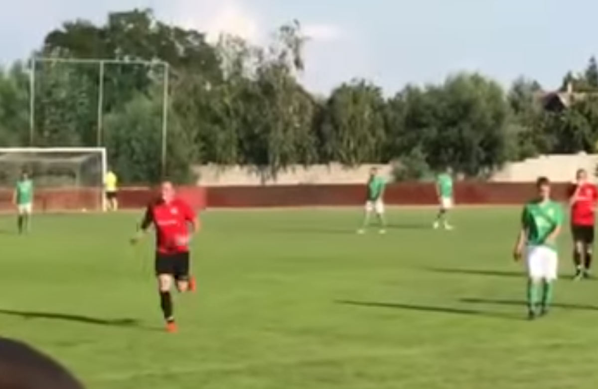 Slovenský futbalista po strelení gólu požiadal priateľku o roku (VIDEO)