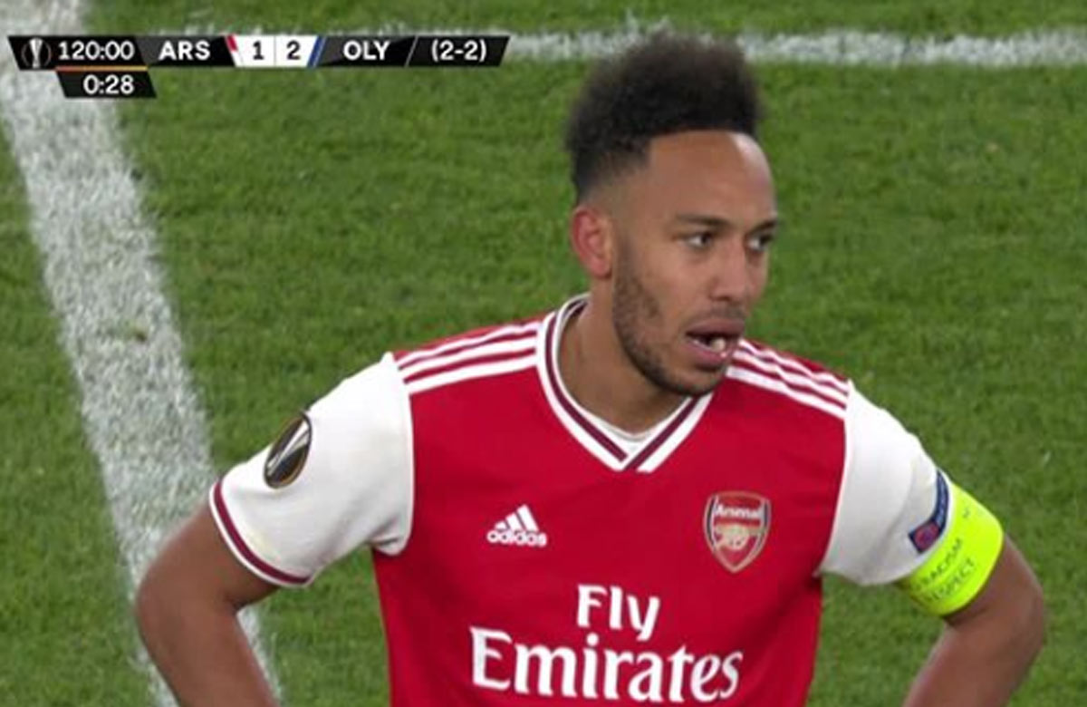 Olympiakos gólom z poslednej minúty vyradil Arsenal (VIDEO)