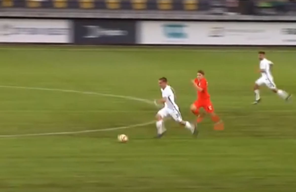 18-ročný Slovák strelil Anglicku gól po fantastickom sóle! (VIDEO)