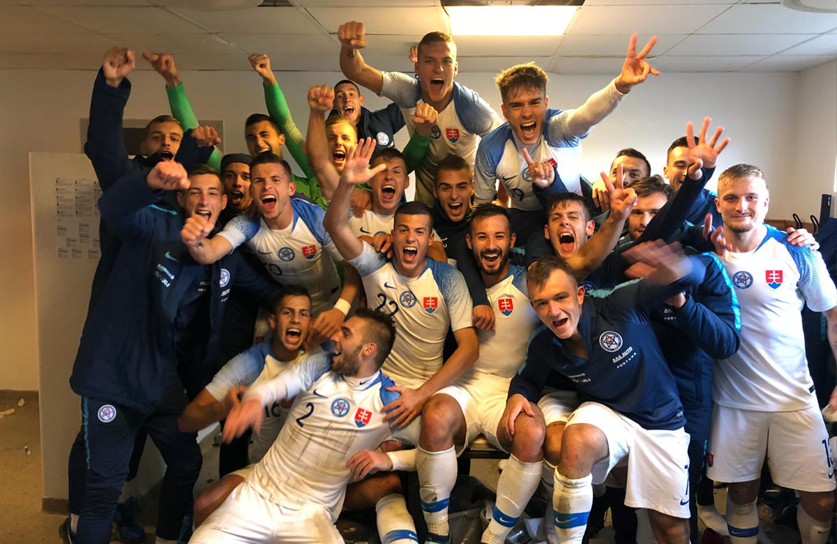 Epická oslava našich futbalistov po triumfe na Islande! (VIDEO)
