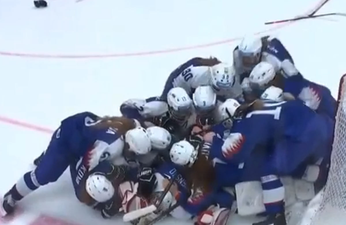 Obrovská eufória na ľade: Slovenské hokejistky oslavujú zisk bronzu (VIDEO)