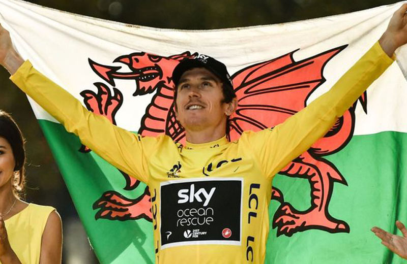 Geraint Thomas pri svojom debute na Tour de France skončil predposledný. Teraz je absolútnym víťazom! (VIDEO)