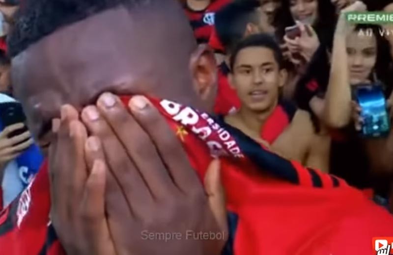 Real Madrid zaplatil za 16-ročného chlapca 45 miliónov. Vinicius sa po poslednom zápase v Brazílii rozplakal! (VIDEO)