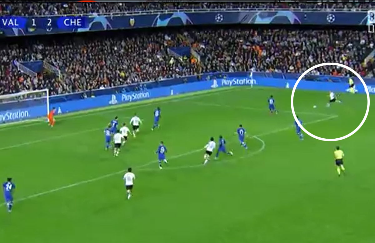 Parádny gól Valencie proti Chelsea. Kepa iba pozeral! (VIDEO)