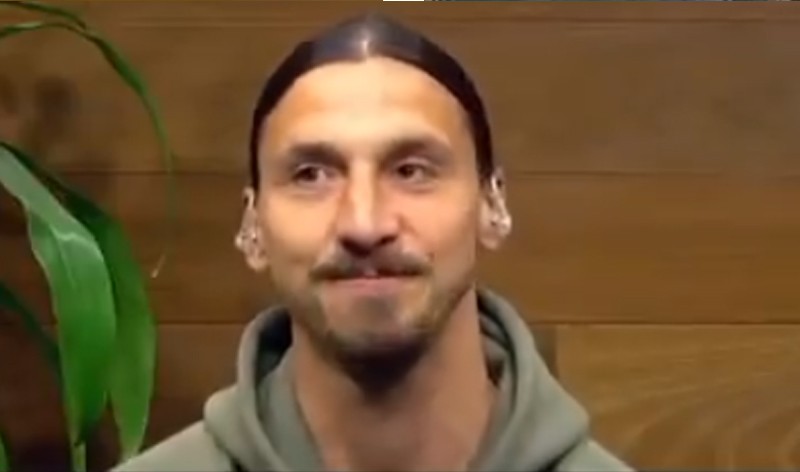 Zlatan Ibrahimovič rozpráva historku ako ho na Porsche naháňali policajti! (VIDEO)