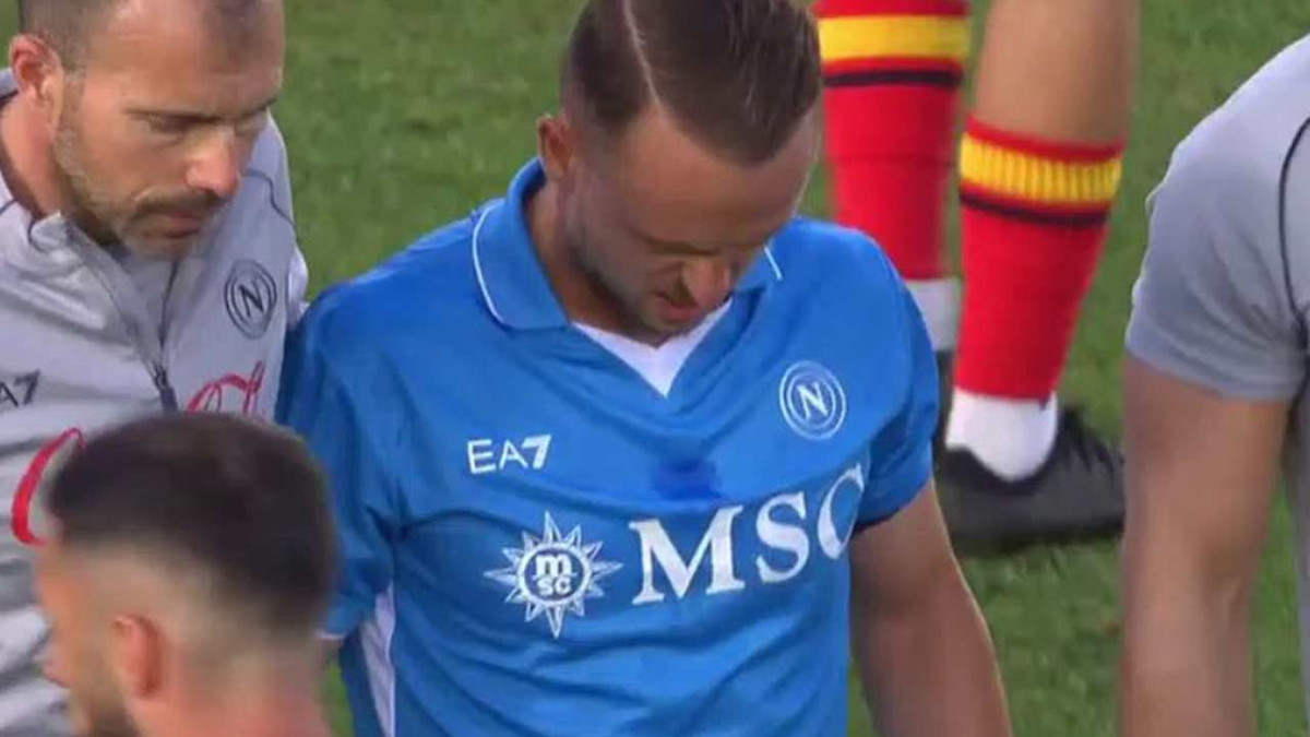 Ďalšia komplikácia pre Slovensko. Stanislav Lobotka sa zranil