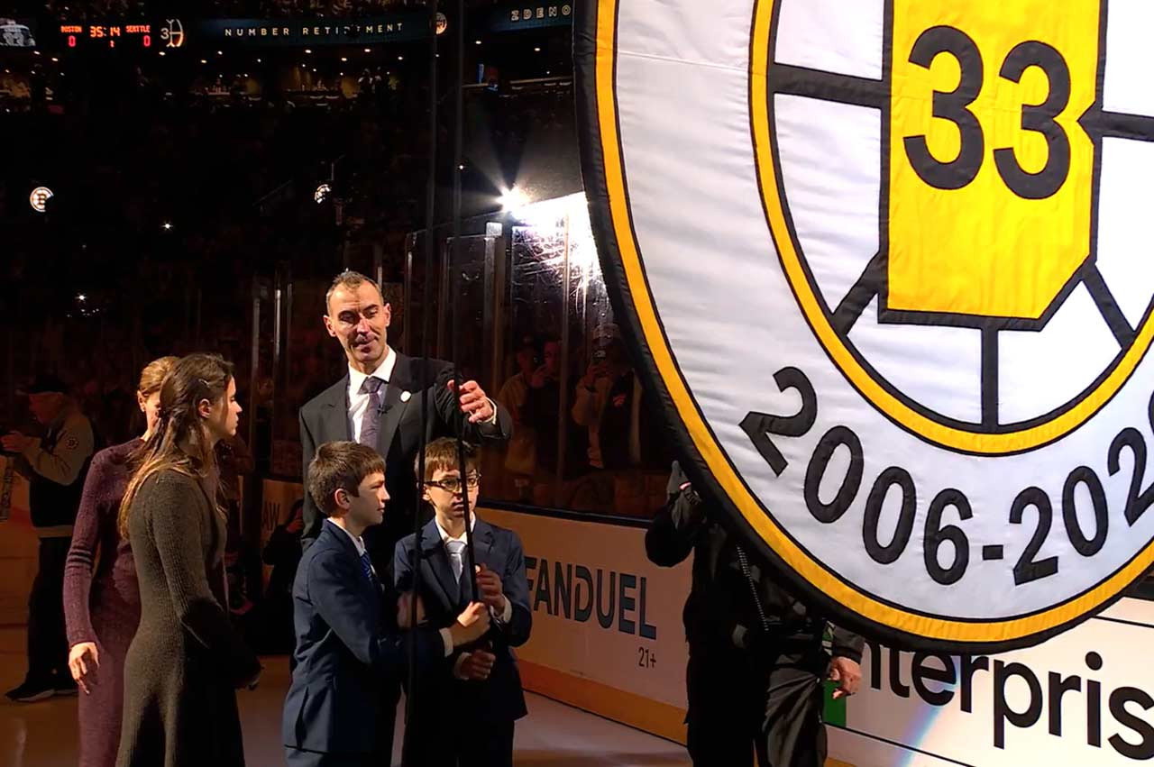 Zdeno Chára sa stal nesmrteľným! Boston vyvesil číslo 33, slovenský obor sa dočkal najväčšej pocty