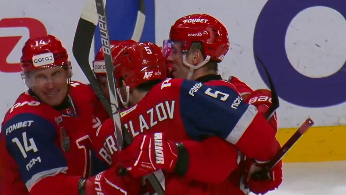 Gernát prvou hviezdou zápasu! Víťaznou delovkou rozhodol prvé play-off KHL, skóroval aj Pánik
