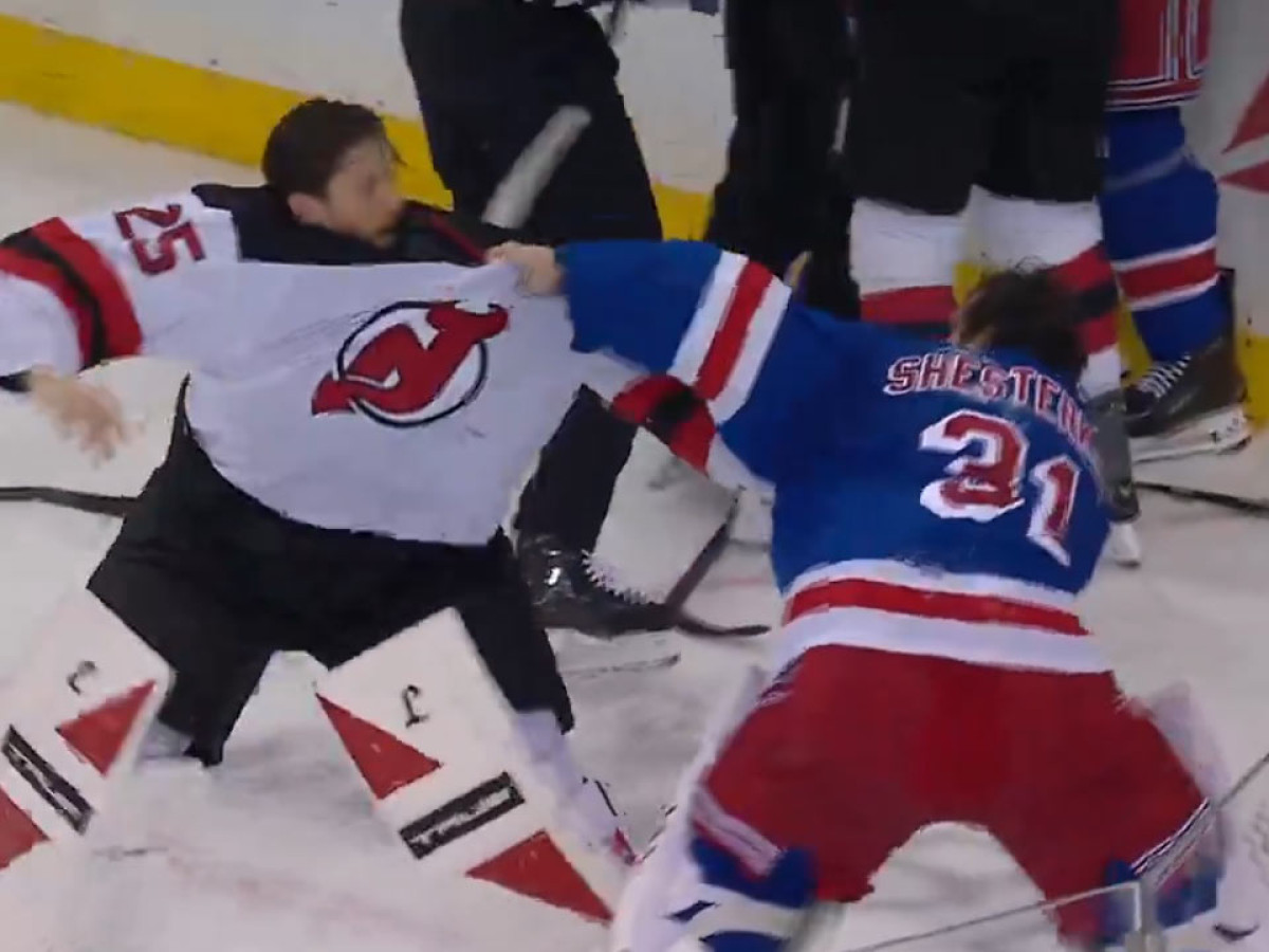 Šialenstvo v NHL! Brankári si to rozdali ručne-stručne, pobili sa spoluhráči Sýkoru a Nemca