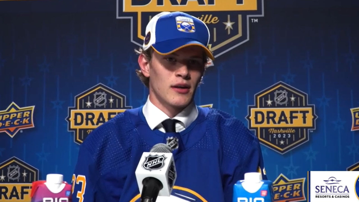 Ďalšia fantastická správa: Maxim Štrbák podpísal zmluvu v NHL