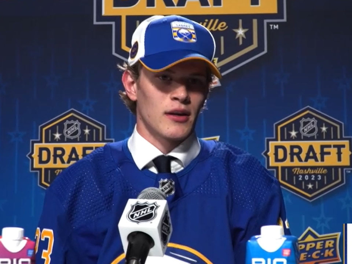 Ďalšia fantastická správa: Maxim Štrbák podpísal zmluvu v NHL