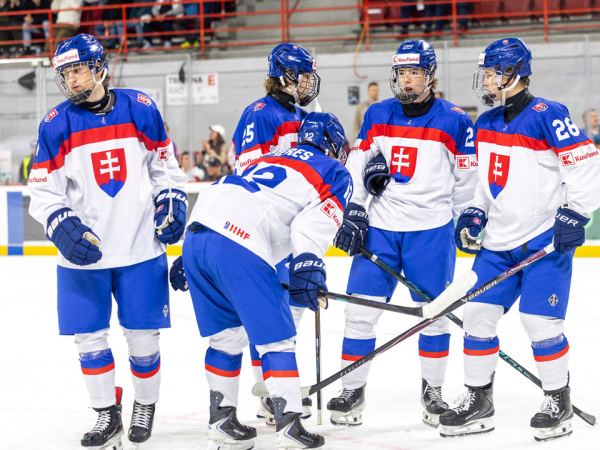 Osemnástka má obrovskú šancu: Kanada zničila Fínsko, mladým Slovákom stačí na víťazstvo v skupine akýkoľvek triumf