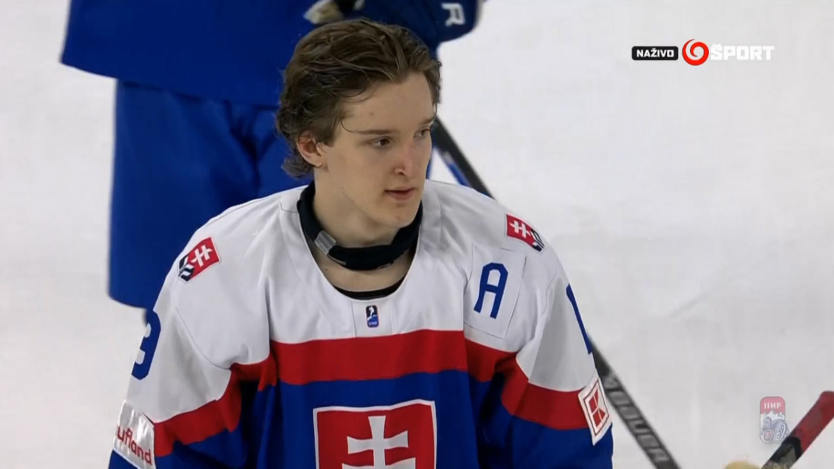 Timothy Kazda zatienil hviezdy Kanady aj USA! Po štvrťfinále je najproduktívnejší hráč MS U18