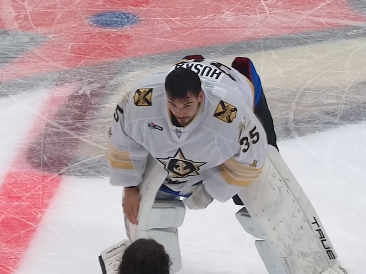 Ruská KHL hlási odchody Slovákov. Skúsený obranca aj reprezentačný brankár si po sezóne balia kufre