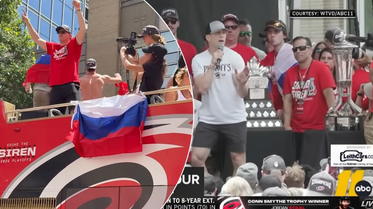 Hokejisti Caroliny Hurricanes vytiahli pri oslavách Stanley Cupu ruskú vlajku