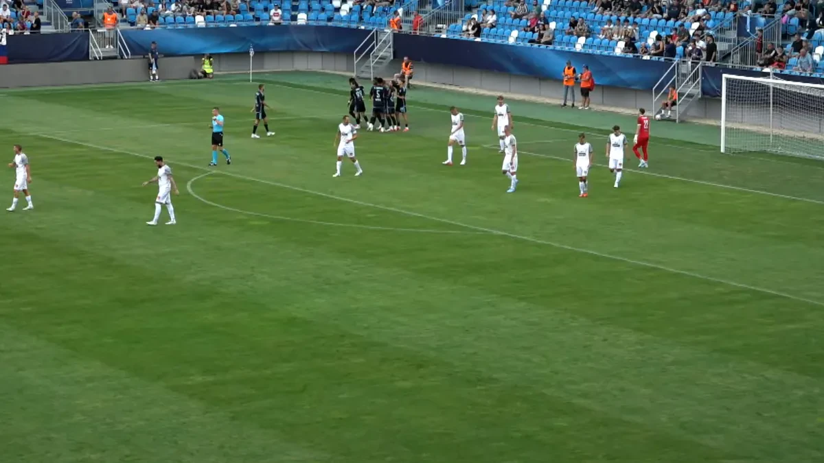 Osemgólová demolácia. Slovan v pohári zničil outsidera, Maroš sa blysol hetrikom
