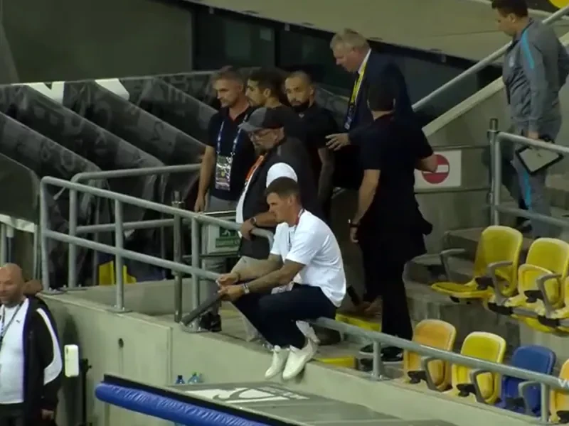 Martin Škrtel videl červenú kartu. Šláger v Dunajskej Strede poznačila hromadná potýčka lavičiek