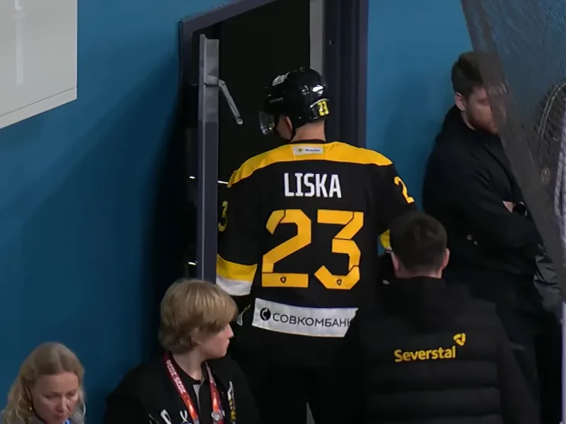 Adam Liška nehráva v KHL. Prečo kapitán Čerepovca chýba v zostave?