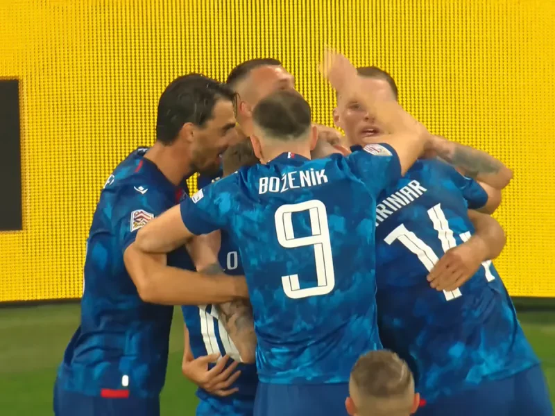 Hancko v závere zlomil odpor Kazachstanu. Slováci po vydretom triumfe vedú skupinu
