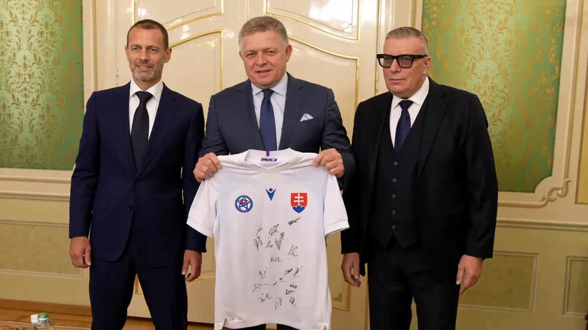 Prezident UEFA Čeferin rokoval v Bratislave. S Ficom a Kováčikom hľadali riešenia pre slovenský futbal