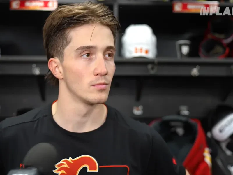 Ďalšia krutá rana pre slovenský talent. Honzek sa opäť zranil, Calgary hlási dlhšiu pauzu