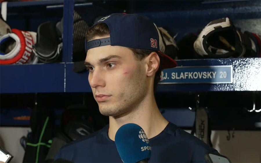 Juraj Slafkovský v šatni Montrealu Canadiens