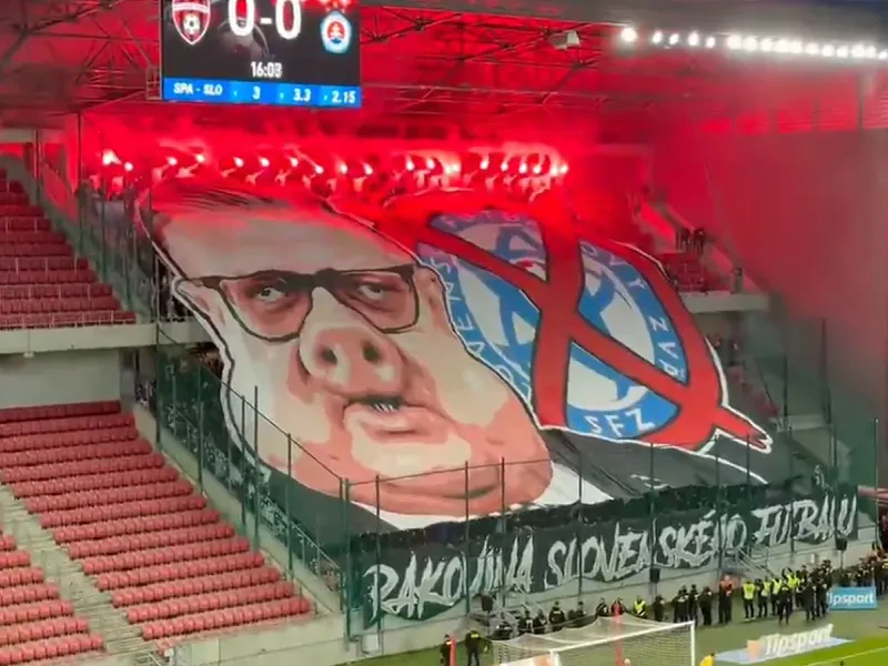 Slovan Bratislava spoznal trest za vyčíňanie fanúšikov v derby. Mastnú pokutu zaplatí aj Spartak Trnava