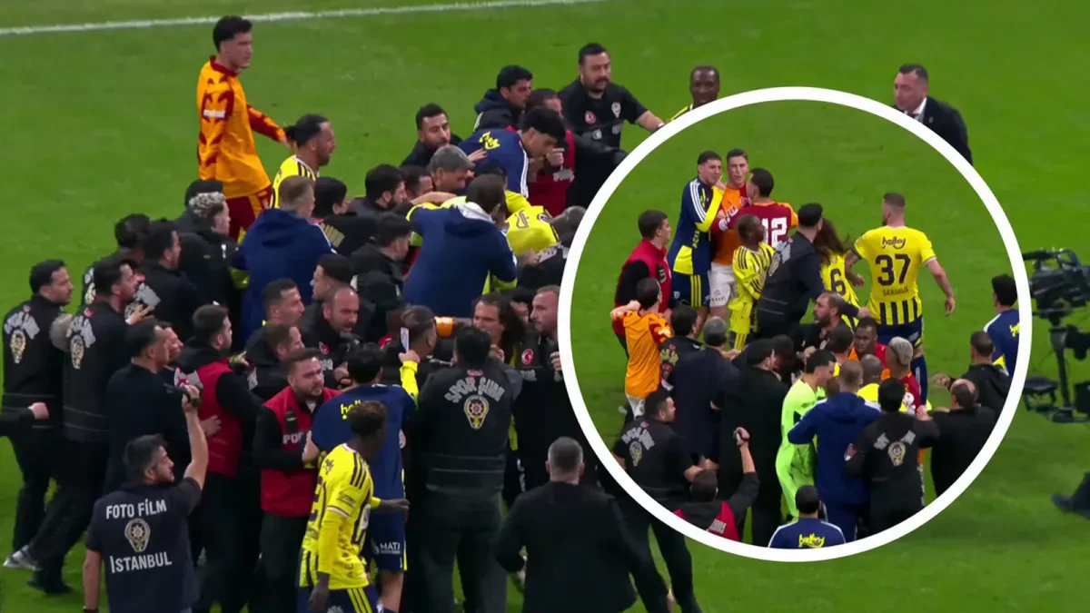 Hromadná bitka po istanbulskom derby: Milan Škriniar zažil po záverečnom hvizde zásah polície priamo na trávniku