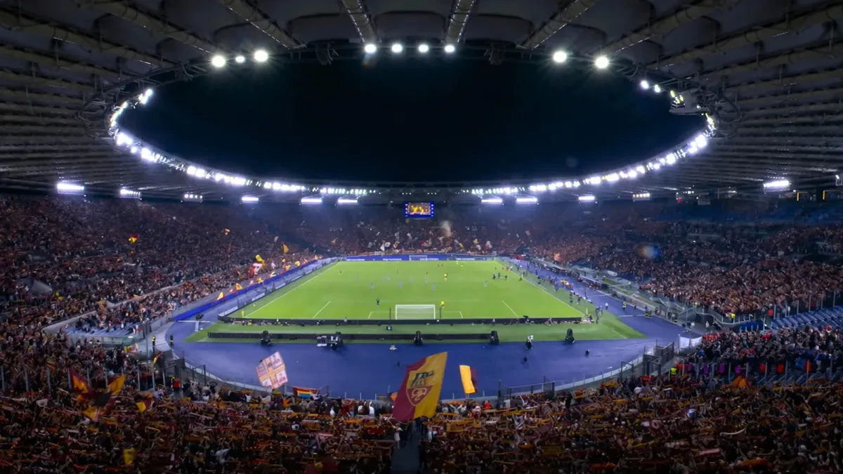 Slovan Bratislava spoznal tvrdý trest za výtržnosti fanúšikov v Ríme. Okrem mastnej pokuty mu UEFA zavrela sektor hostí